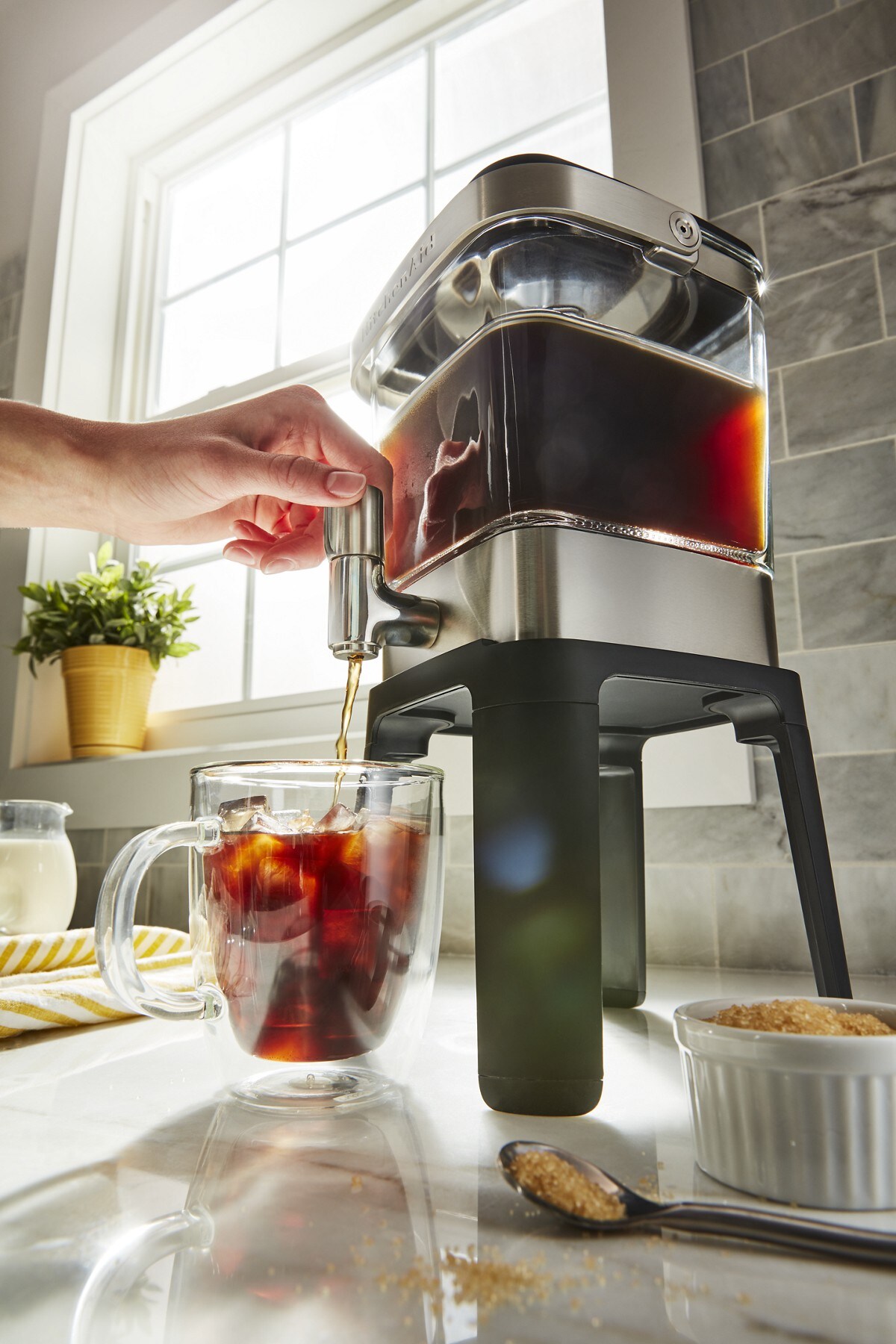 38 oz Cold Brew Coffee Maker - Brushed Stainless Steel - Image 5
