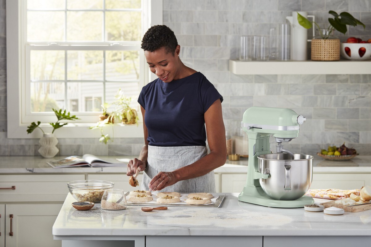 KitchenAid® 7 Quart Bowl-Lift Stand Mixer - Pistachio - Image 4